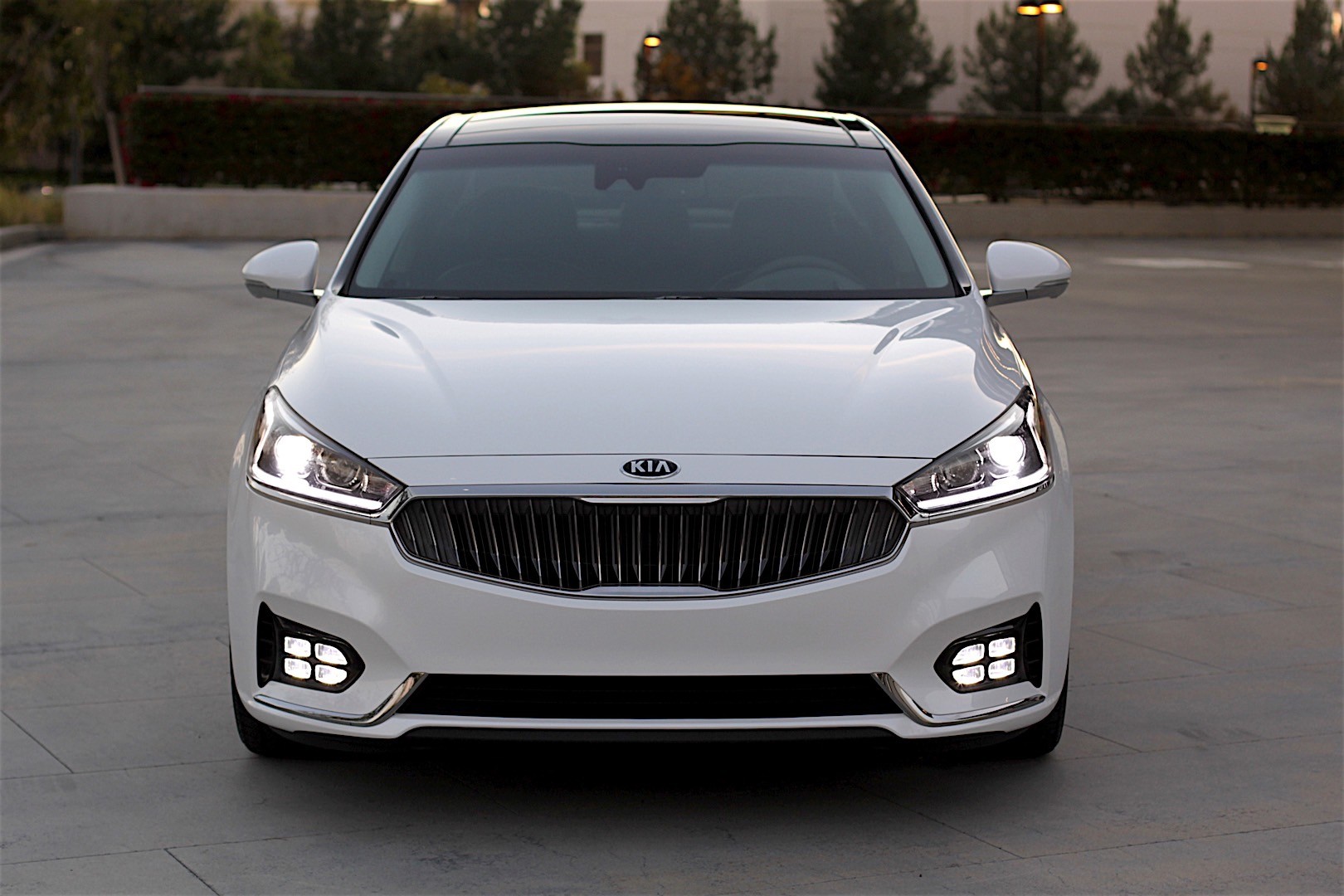 Kia K7 / Cadenza photo 16