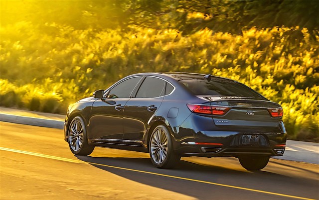 Kia K7 / Cadenza photo 17