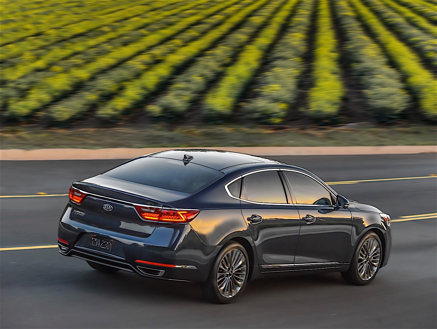 Kia K7 / Cadenza photo 21