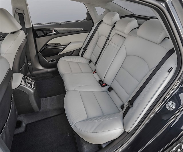 Kia K7 / Cadenza photo 28
