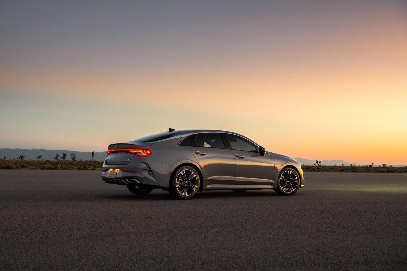 Kia Optima / Magentis photo 10