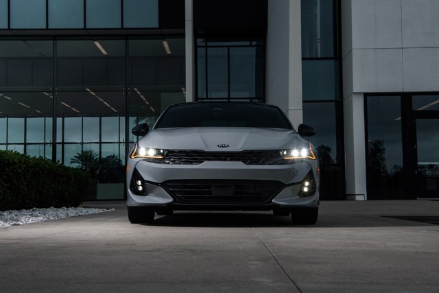 Kia Optima / Magentis photo 19