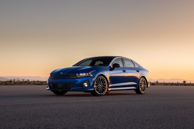 Kia Optima / Magentis photo 22