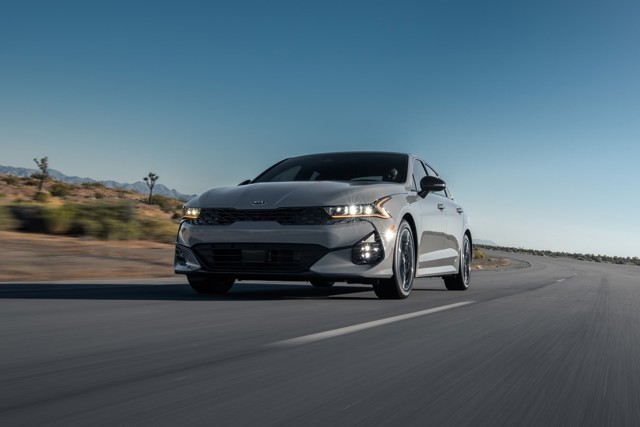 Kia Optima / Magentis photo 26