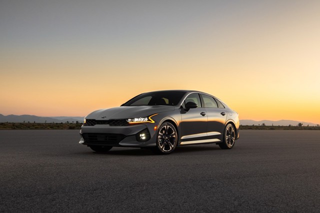 Kia Optima / Magentis photo 27