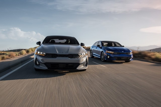 Kia Optima / Magentis photo 31