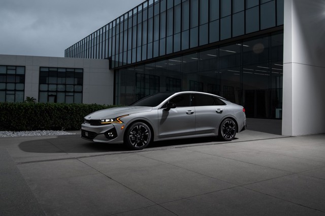 Kia Optima / Magentis photo 33