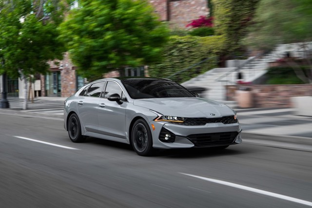 Kia Optima / Magentis photo 35