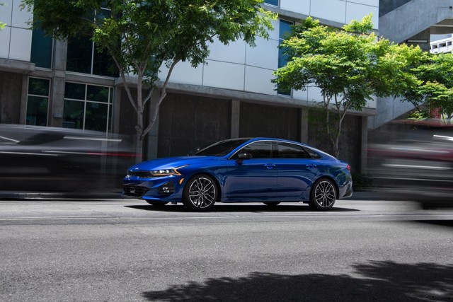 Kia Optima / Magentis photo 36