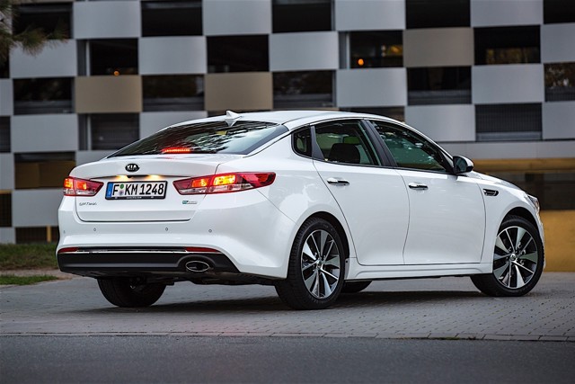 Kia Optima / Magentis photo 82