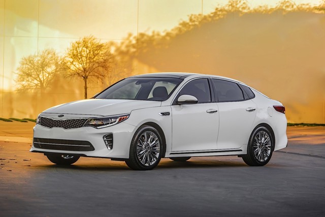 Kia Optima / Magentis photo 8