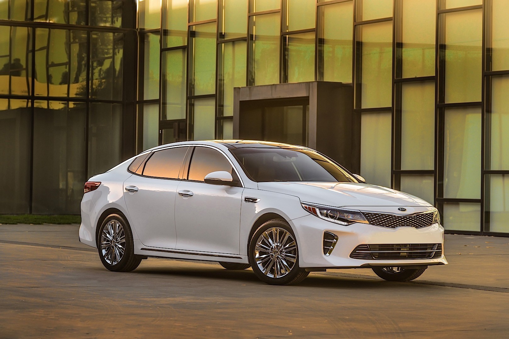 Kia Optima / Magentis photo 12