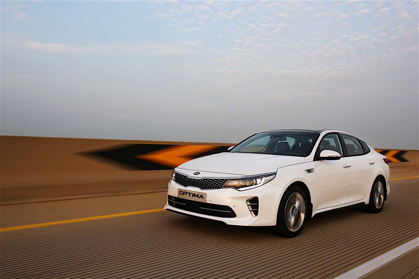 Kia Optima / Magentis photo 18