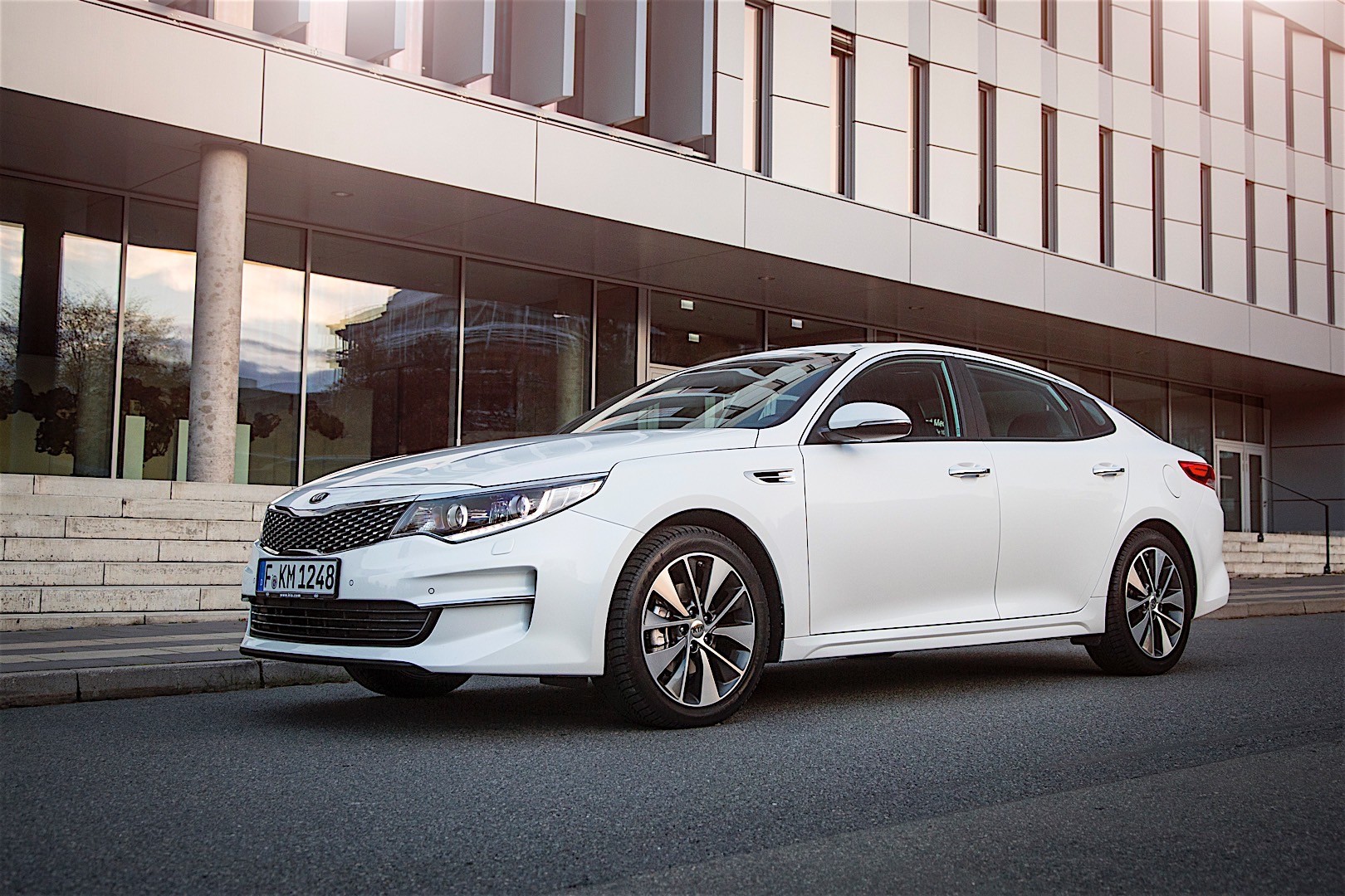 Kia Optima / Magentis photo 25
