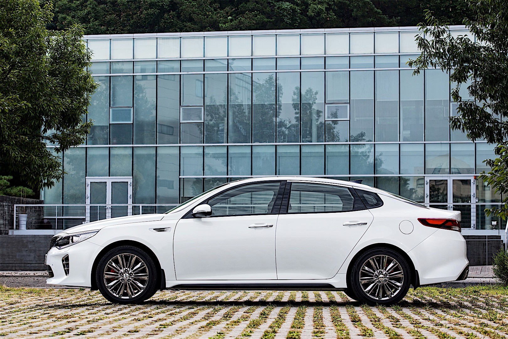 Kia Optima / Magentis photo 31