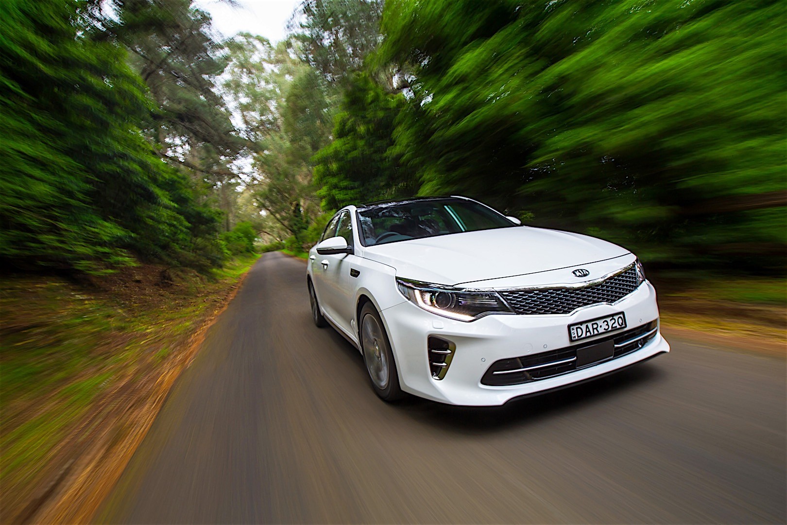 Kia Optima / Magentis photo 32