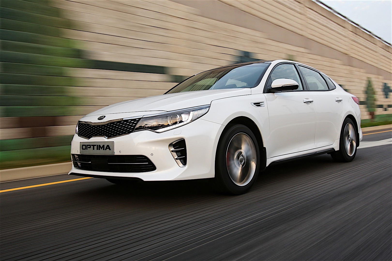 Kia Optima / Magentis photo 43