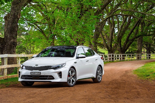 Kia Optima / Magentis photo 58