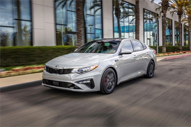 Kia Optima / Magentis photo 2