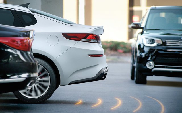 Kia Optima / Magentis photo 13