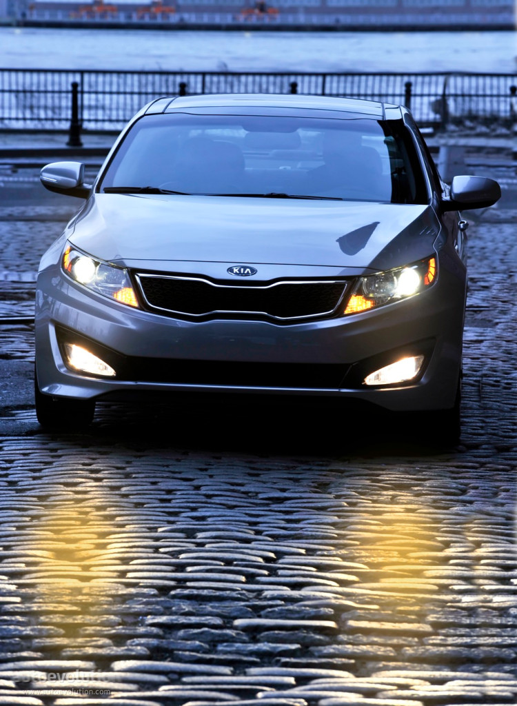 Kia Optima / Magentis photo 11