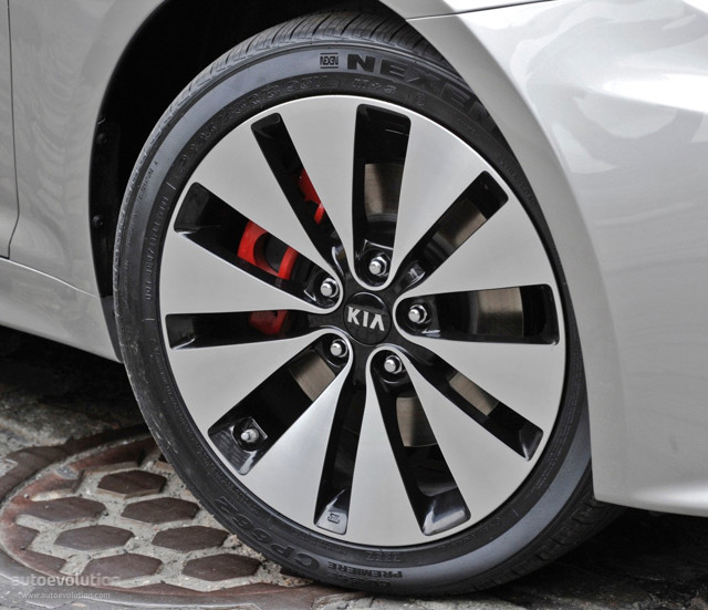 Kia Optima / Magentis photo 18
