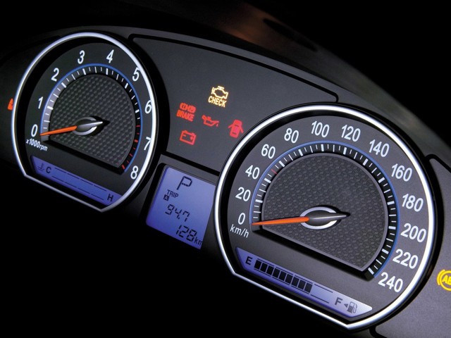 Kia Optima / Magentis photo 19