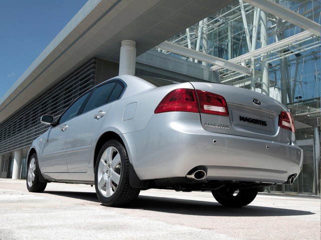 Kia Optima / Magentis photo 8
