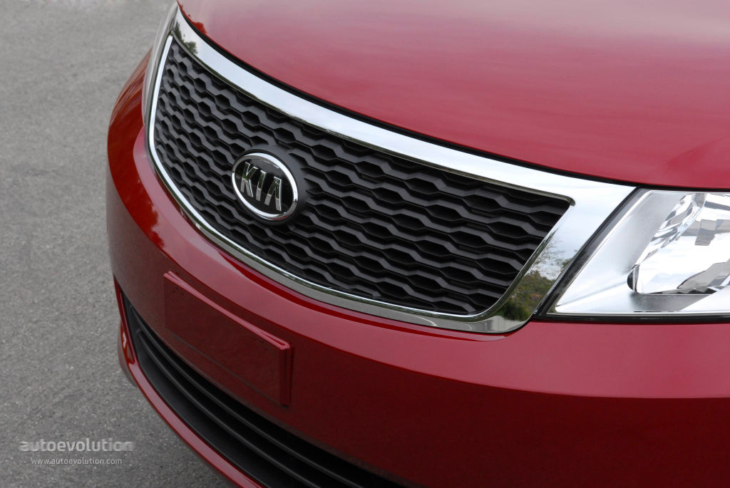 Kia Optima / Magentis photo 3