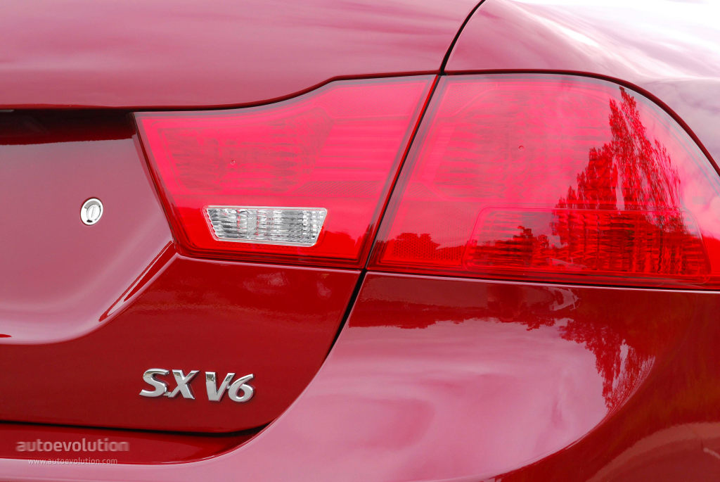 Kia Optima / Magentis photo 8