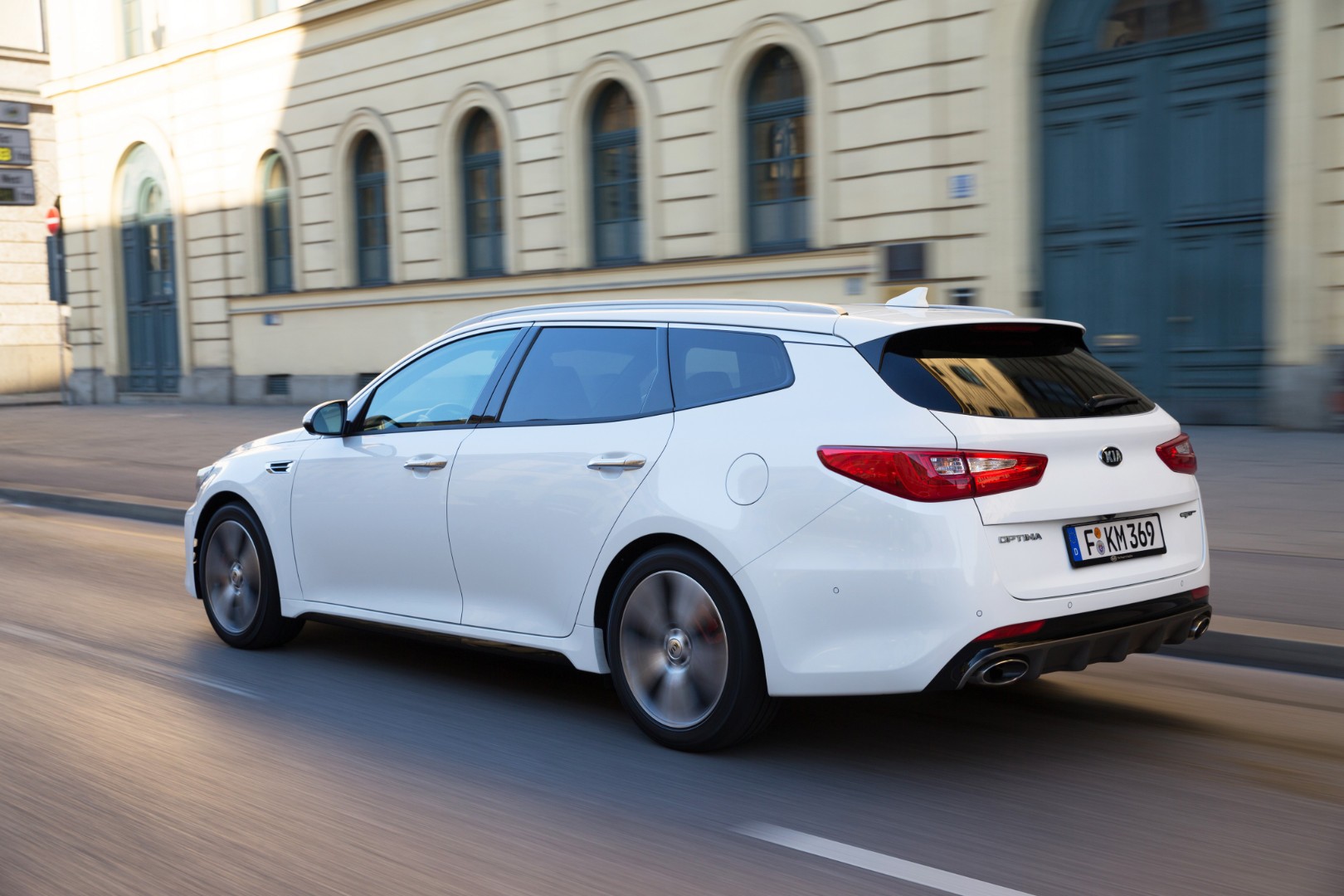 Kia Optima Sportswagon photo 6