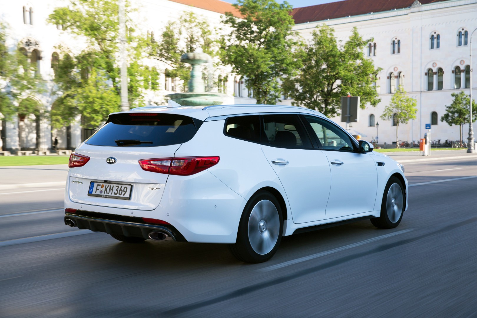Kia Optima Sportswagon photo 9