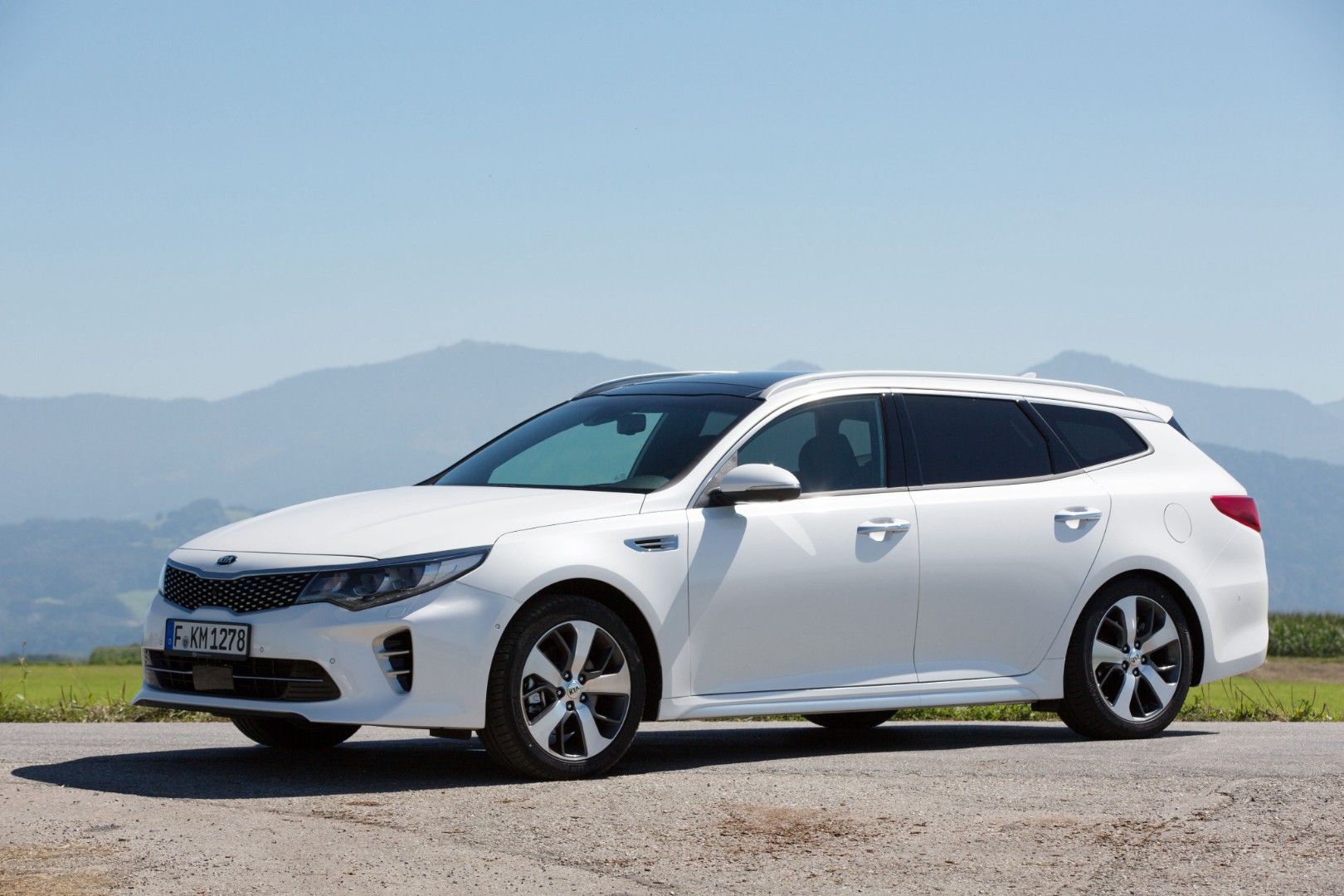 Kia Optima Sportswagon photo 23