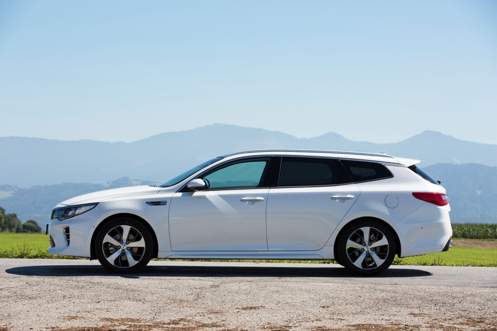 Kia Optima Sportswagon photo 24