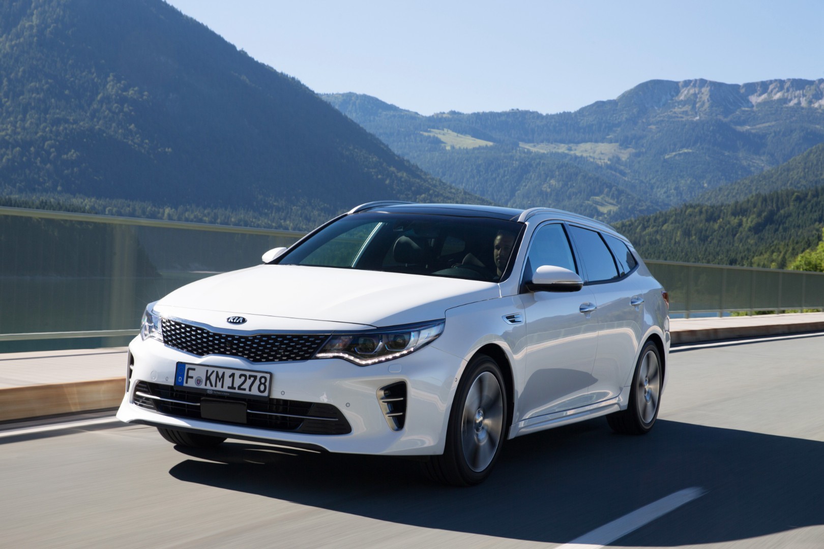 Kia Optima Sportswagon photo 32