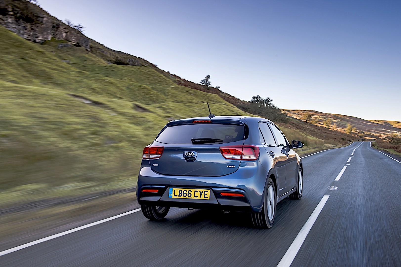 Kia Rio Hatchback photo 11