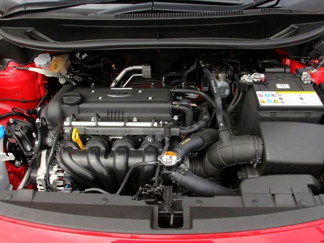 Kia Rio Hatchback Foto 58