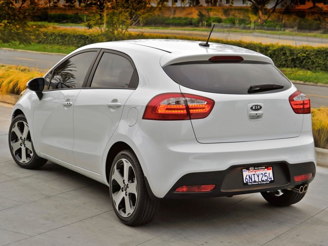 Kia Rio Hatchback Foto 9