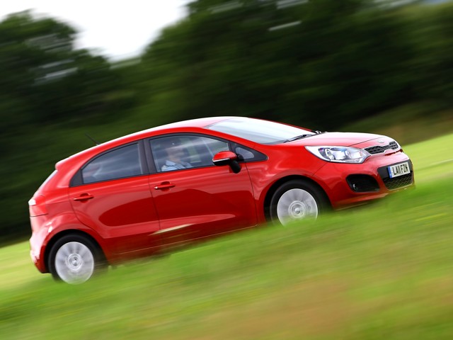 Kia Rio Hatchback Foto 39