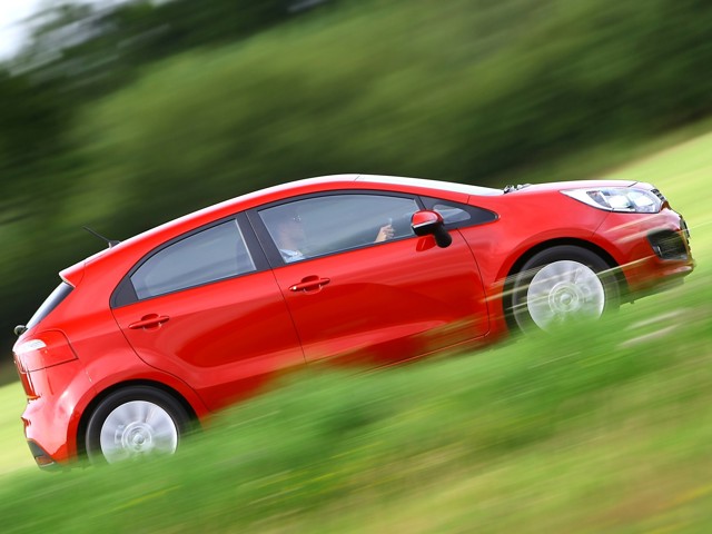 Kia Rio Hatchback Foto 40