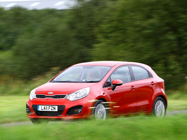 Kia Rio Hatchback Foto 41