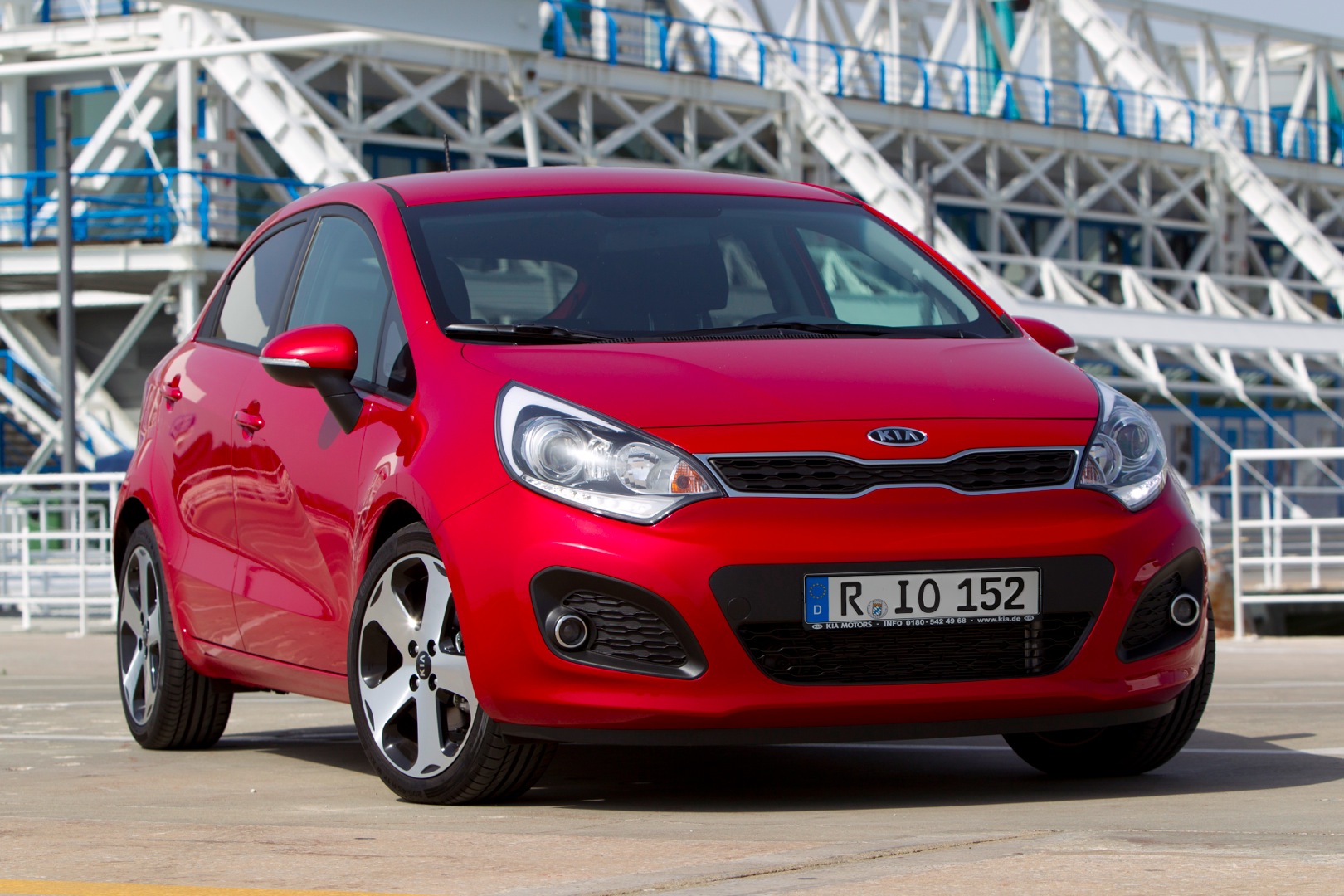 Kia Rio Hatchback photo 2