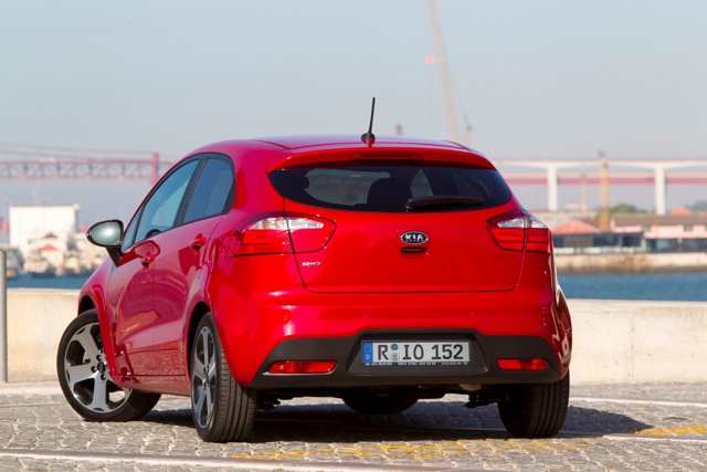 Kia Rio Hatchback Foto 3