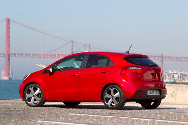 Kia Rio Hatchback Foto 4