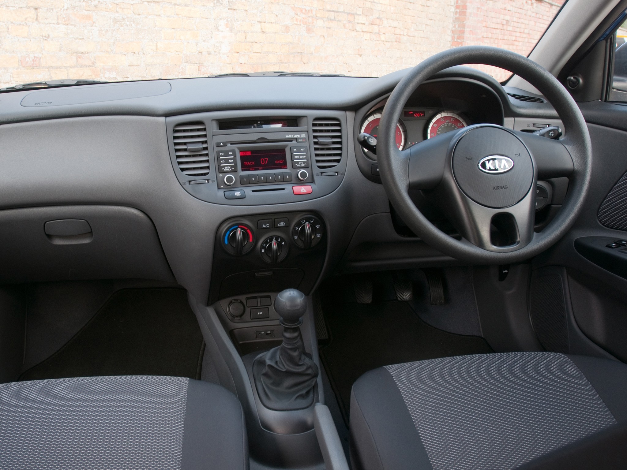 Kia Rio Hatchback photo 35