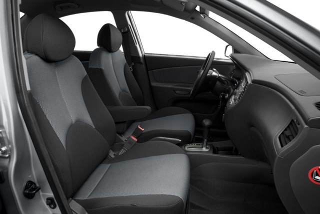 Kia Rio Sedan Foto 23