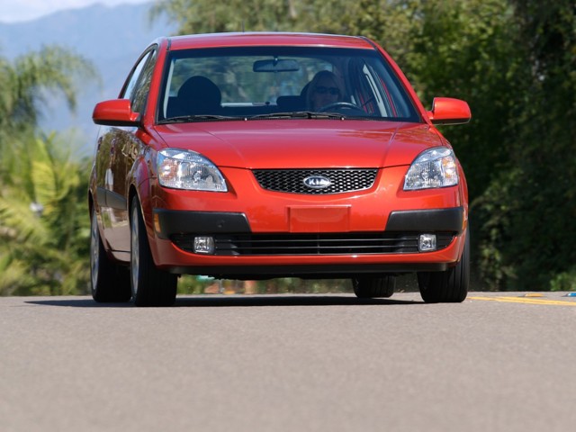 Kia Rio Sedan Foto 10