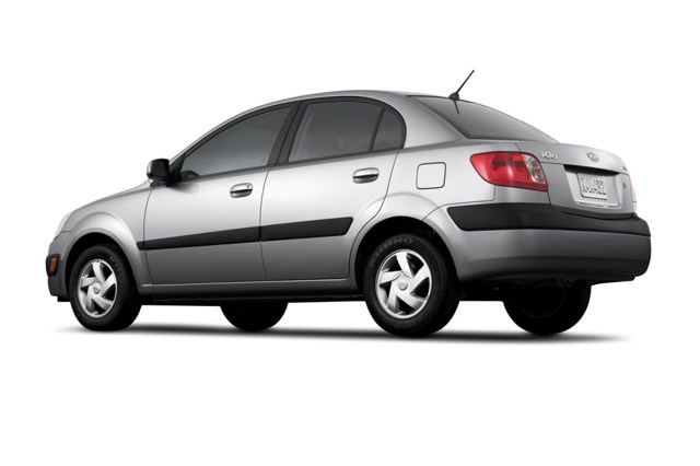 Kia Rio Sedan Foto 12