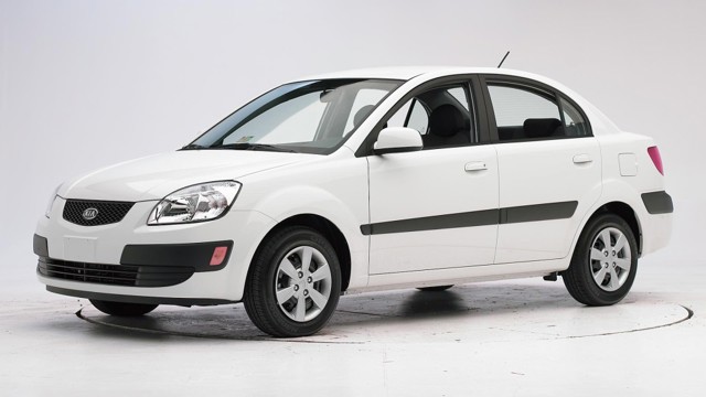 Kia Rio Sedan Foto 13