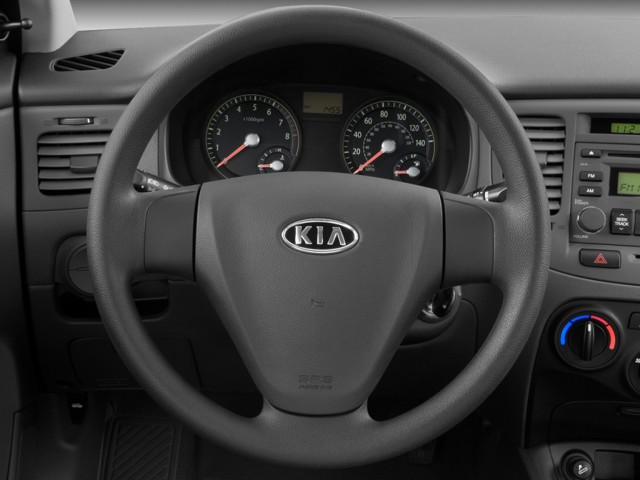 Kia Rio Sedan Foto 16